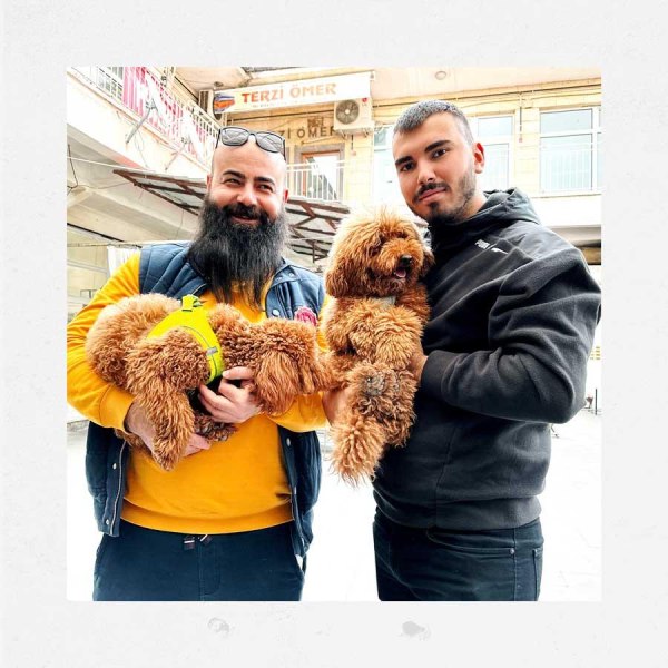 © Vittoria Amati | Davanti a un pet shop a Urgup, Cappadocia